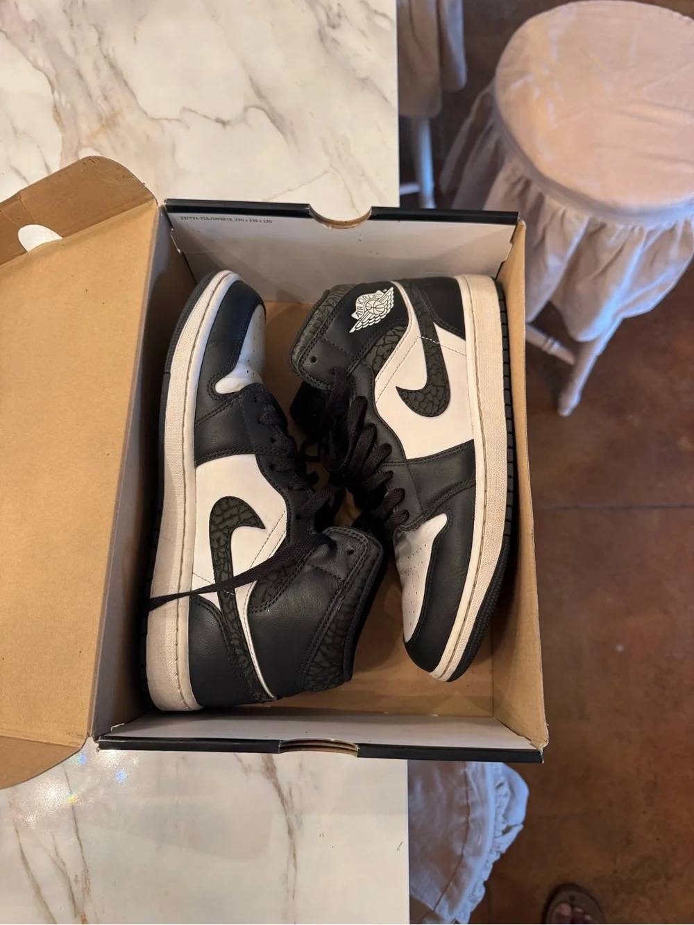 Nike Air Jordan 1 Mid SE Off Noir Black White Size 9.5 Men’s